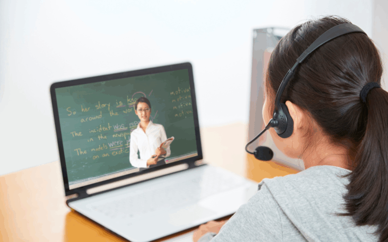 Làm chủ cả ngoại ngữ và Tin học – Lợi thế kép trong thời đại số